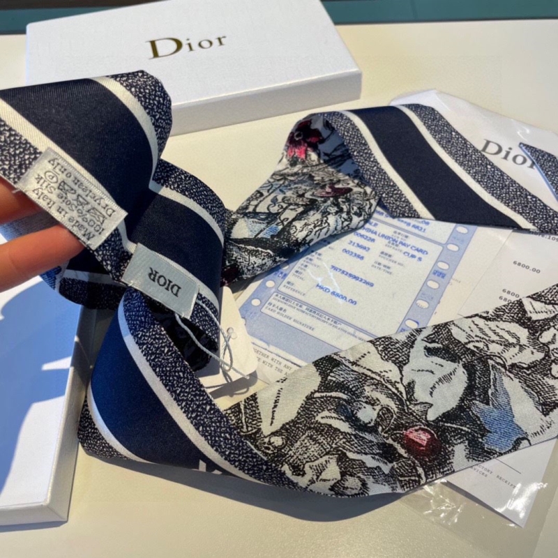 DIOR